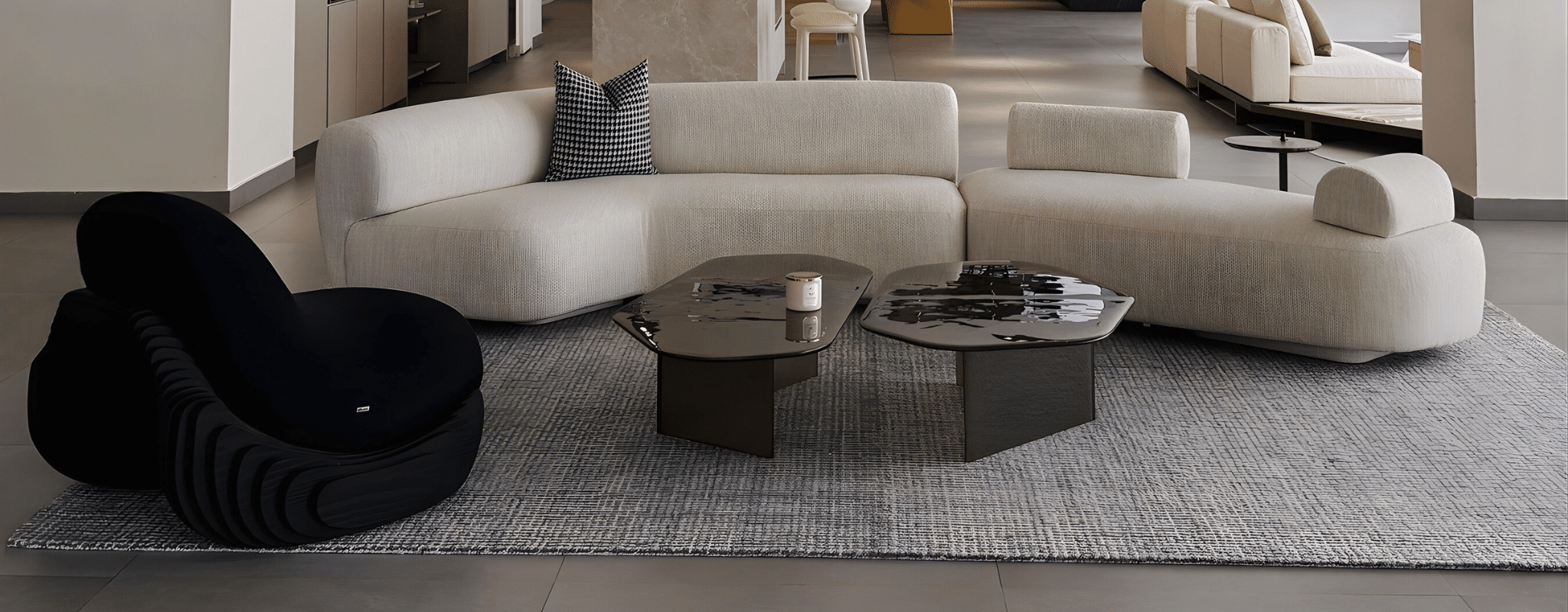 Showroom Kleed International com mobiliário de alto padrão