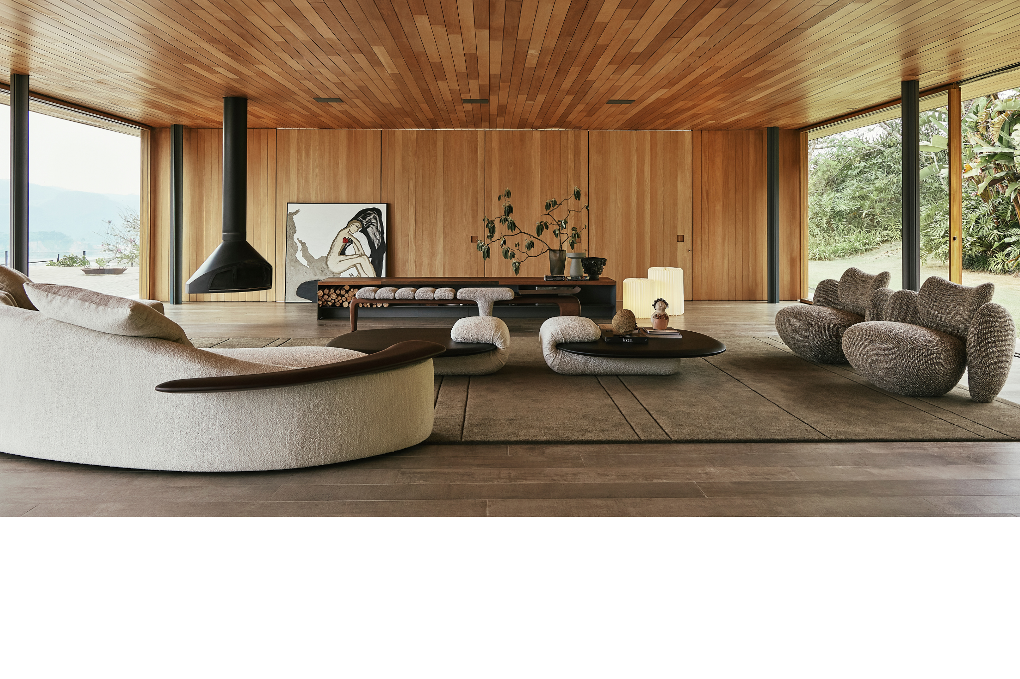 Showroom Kleed International com mobiliário de alto padrão